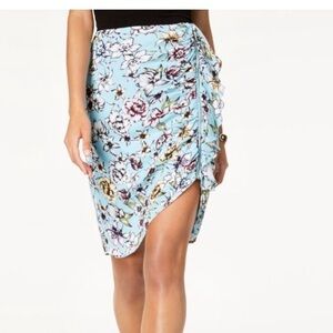 GUESS‎ zipper front floral skirt